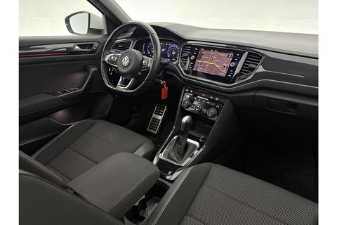 Volkswagen T-Roc 1.5 TSI R-line DSG 150PK Pano LED Virtual Trekhaak ACC Camera Carplay Clima Navi 19"LMV