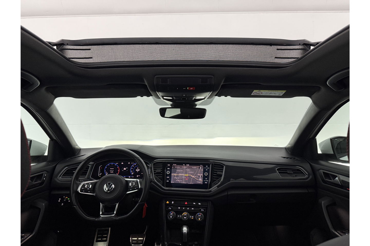 Volkswagen T-Roc 1.5 TSI R-line DSG 150PK Pano LED Virtual Trekhaak ACC Camera Carplay Clima Navi 19"LMV