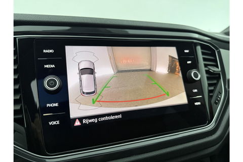 Volkswagen T-Roc 1.5 TSI R-line DSG 150PK Pano LED Virtual Trekhaak ACC Camera Carplay Clima Navi 19"LMV