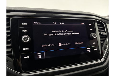 Volkswagen T-Roc 1.5 TSI R-line DSG 150PK Pano LED Virtual Trekhaak ACC Camera Carplay Clima Navi 19"LMV