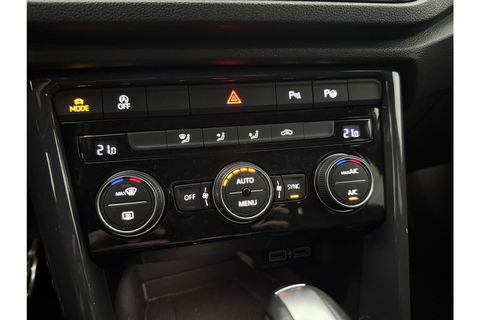 Volkswagen T-Roc 1.5 TSI R-line DSG 150PK Pano LED Virtual Trekhaak ACC Camera Carplay Clima Navi 19"LMV