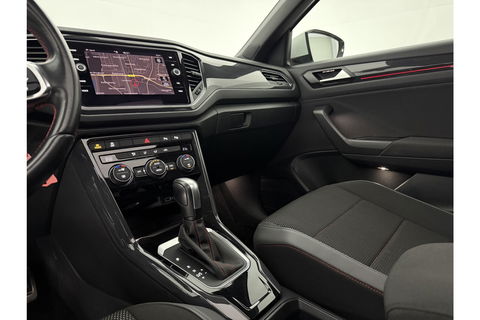 Volkswagen T-Roc 1.5 TSI R-line DSG 150PK Pano LED Virtual Trekhaak ACC Camera Carplay Clima Navi 19"LMV