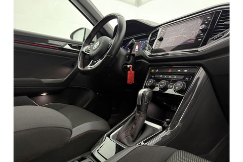 Volkswagen T-Roc 1.5 TSI R-line DSG 150PK Pano LED Virtual Trekhaak ACC Camera Carplay Clima Navi 19"LMV