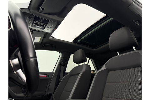 Volkswagen T-Roc 1.5 TSI R-line DSG 150PK Pano LED Virtual Trekhaak ACC Camera Carplay Clima Navi 19"LMV