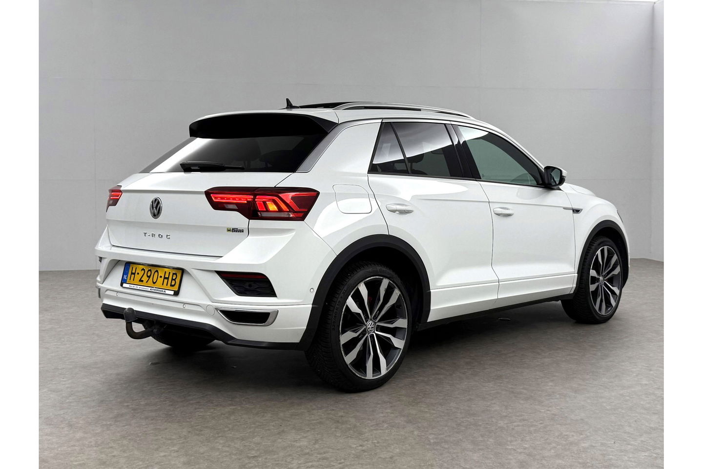 Volkswagen T-Roc 1.5 TSI R-line DSG 150PK Pano LED Virtual Trekhaak ACC Camera Carplay Clima Navi 19"LMV