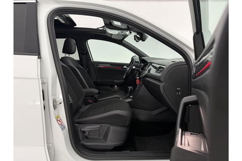 Volkswagen T-Roc 1.5 TSI R-line DSG 150PK Pano LED Virtual Trekhaak ACC Camera Carplay Clima Navi 19"LMV