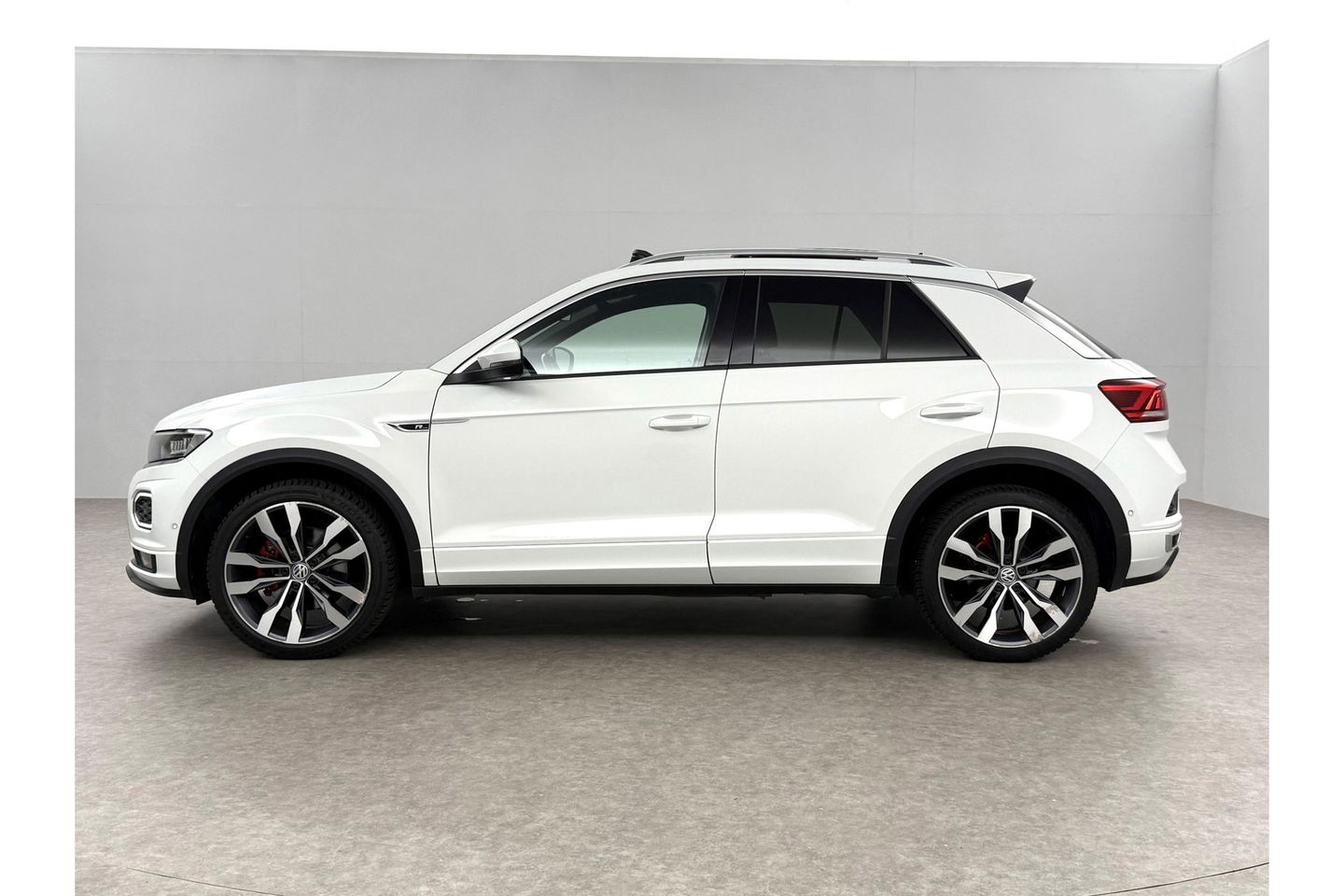 Volkswagen T-Roc 1.5 TSI R-line DSG 150PK Pano LED Virtual Trekhaak ACC Camera Carplay Clima Navi 19"LMV