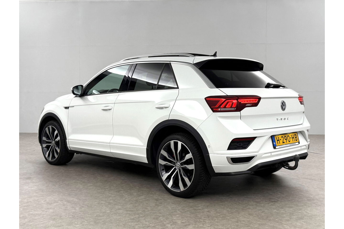 Volkswagen T-Roc 1.5 TSI R-line DSG 150PK Pano LED Virtual Trekhaak ACC Camera Carplay Clima Navi 19"LMV