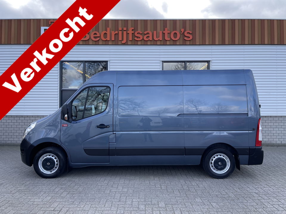 Renault Master T35 2.3 dCi 145pk L2H2 Energy / vaste prijs rijklaar € 19.950 ex btw / lease vanaf € 366 / blauw metallic / airco / cruise / trekhaak 2500 kg / navigatie / achteruit rijcamera !