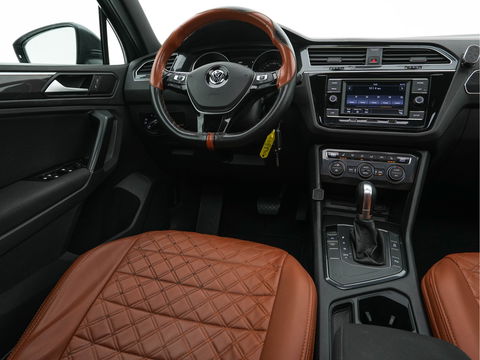 Volkswagen Tiguan 2.0 TDI Comfortline Aut. *PANO | LED-LIGHTS | ADAPTIVE-CRUISE | COMFORT-SEATS | PARKPILOT | ECC | AMBIENT-LIGHT | HEATED-SEATS | PDC | 17''ALU*