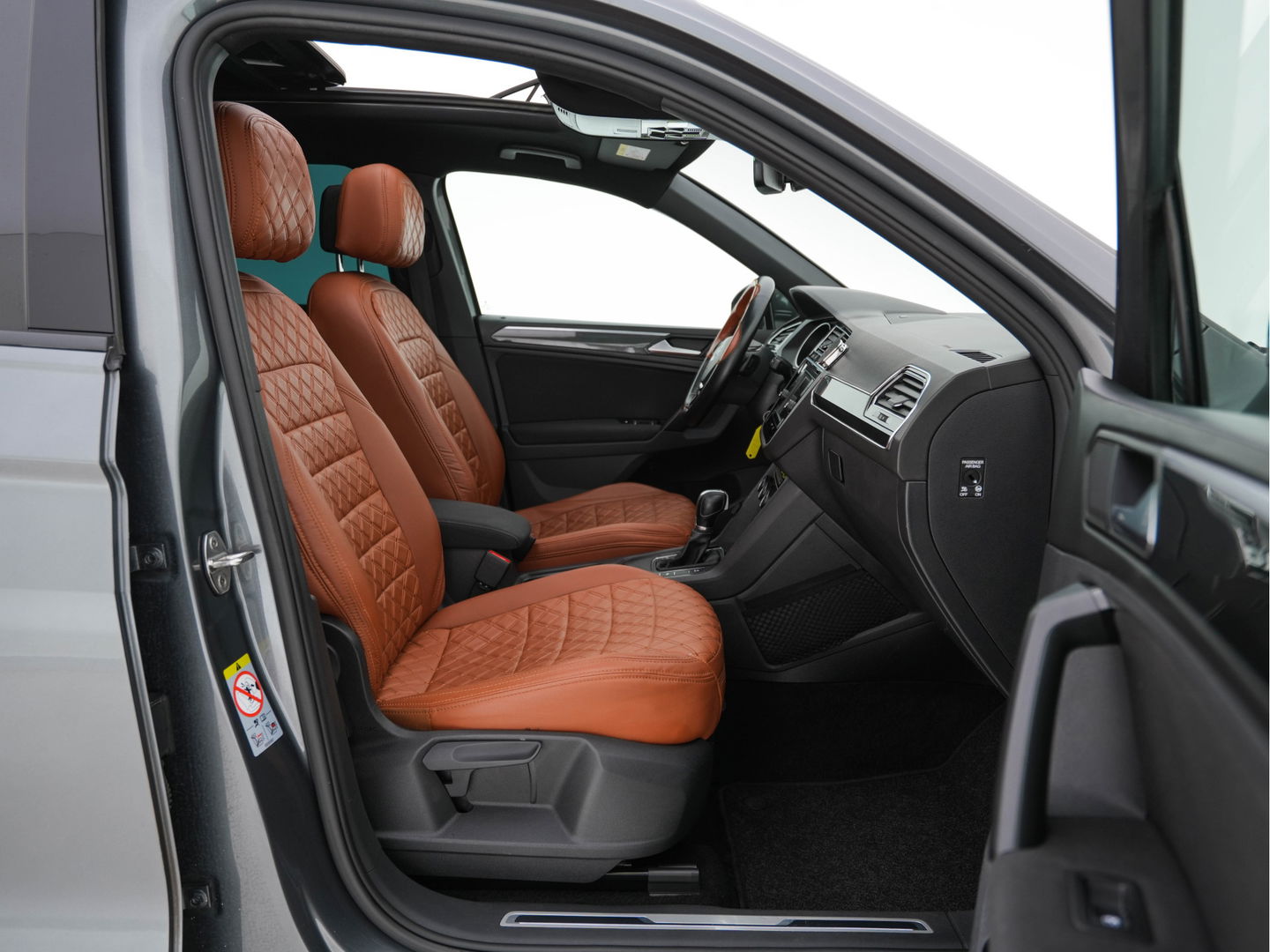 Volkswagen Tiguan 2.0 TDI Comfortline Aut. *PANO | LED-LIGHTS | ADAPTIVE-CRUISE | COMFORT-SEATS | PARKPILOT | ECC | AMBIENT-LIGHT | HEATED-SEATS | PDC | 17''ALU*