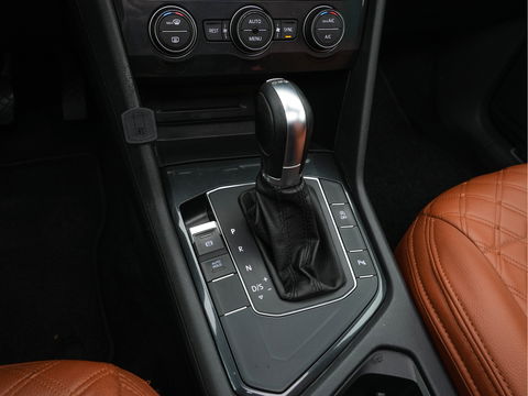 Volkswagen Tiguan 2.0 TDI Comfortline Aut. *PANO | LED-LIGHTS | ADAPTIVE-CRUISE | COMFORT-SEATS | PARKPILOT | ECC | AMBIENT-LIGHT | HEATED-SEATS | PDC | 17''ALU*