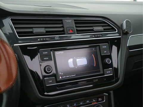 Volkswagen Tiguan 2.0 TDI Comfortline Aut. *PANO | LED-LIGHTS | ADAPTIVE-CRUISE | COMFORT-SEATS | PARKPILOT | ECC | AMBIENT-LIGHT | HEATED-SEATS | PDC | 17''ALU*
