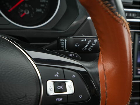 Volkswagen Tiguan 2.0 TDI Comfortline Aut. *PANO | LED-LIGHTS | ADAPTIVE-CRUISE | COMFORT-SEATS | PARKPILOT | ECC | AMBIENT-LIGHT | HEATED-SEATS | PDC | 17''ALU*