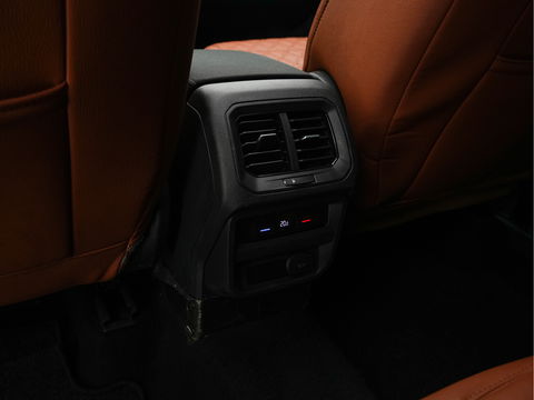 Volkswagen Tiguan 2.0 TDI Comfortline Aut. *PANO | LED-LIGHTS | ADAPTIVE-CRUISE | COMFORT-SEATS | PARKPILOT | ECC | AMBIENT-LIGHT | HEATED-SEATS | PDC | 17''ALU*