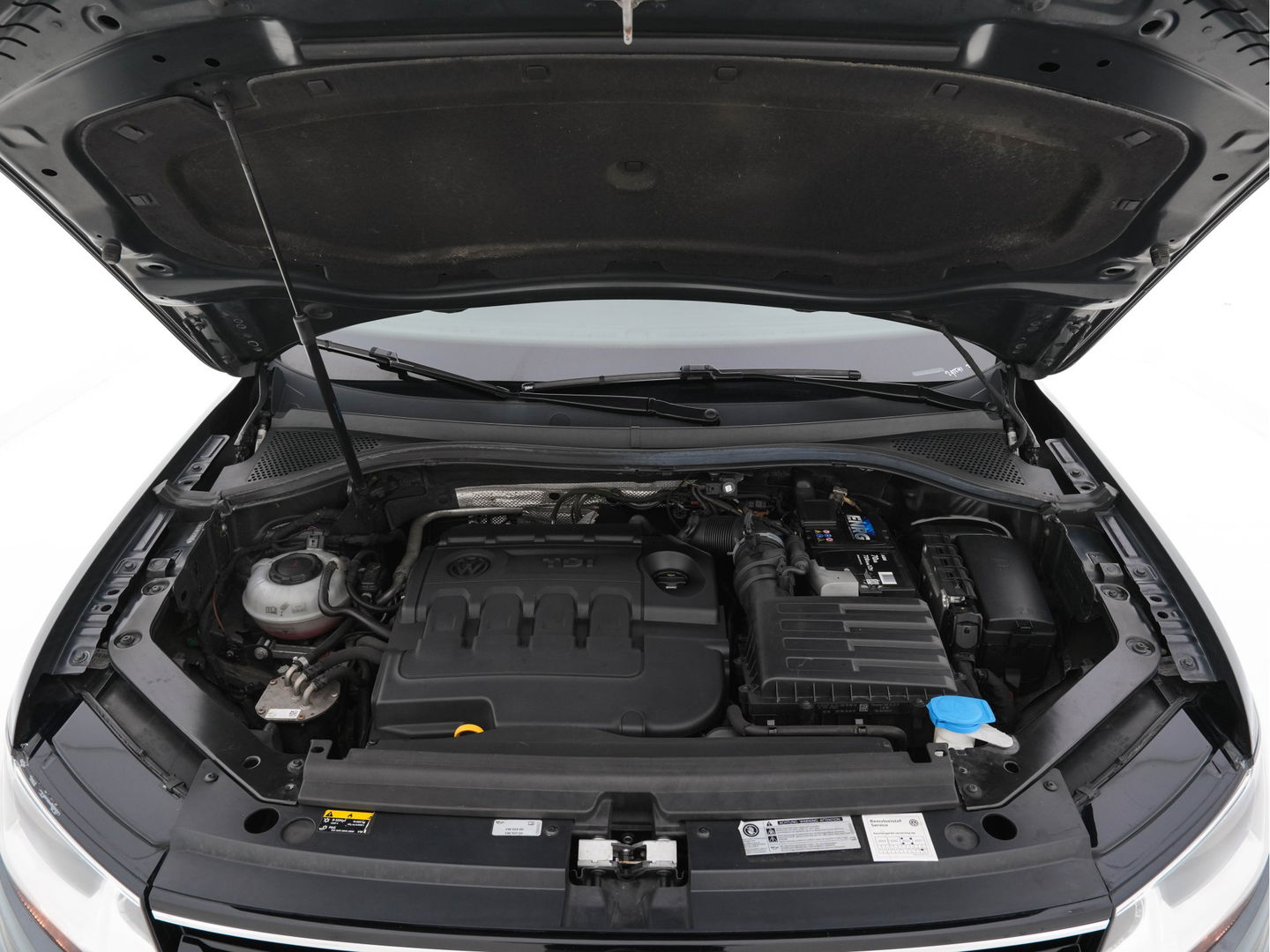 Volkswagen Tiguan 2.0 TDI Comfortline Aut. *PANO | LED-LIGHTS | ADAPTIVE-CRUISE | COMFORT-SEATS | PARKPILOT | ECC | AMBIENT-LIGHT | HEATED-SEATS | PDC | 17''ALU*