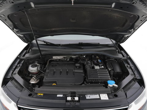 Volkswagen Tiguan 2.0 TDI Comfortline Aut. *PANO | LED-LIGHTS | ADAPTIVE-CRUISE | COMFORT-SEATS | PARKPILOT | ECC | AMBIENT-LIGHT | HEATED-SEATS | PDC | 17''ALU*