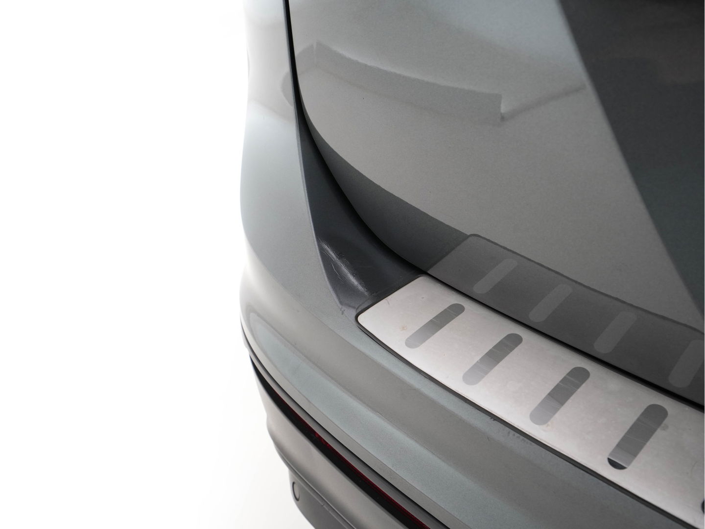 Volkswagen Tiguan 2.0 TDI Comfortline Aut. *PANO | LED-LIGHTS | ADAPTIVE-CRUISE | COMFORT-SEATS | PARKPILOT | ECC | AMBIENT-LIGHT | HEATED-SEATS | PDC | 17''ALU*