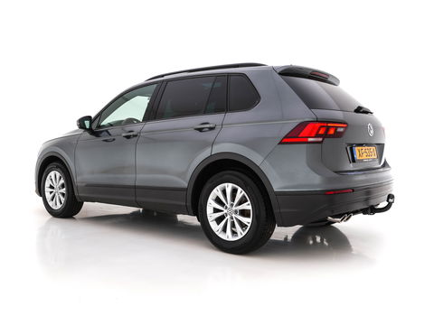 Volkswagen Tiguan 2.0 TDI Comfortline Aut. *PANO | LED-LIGHTS | ADAPTIVE-CRUISE | COMFORT-SEATS | PARKPILOT | ECC | AMBIENT-LIGHT | HEATED-SEATS | PDC | 17''ALU*
