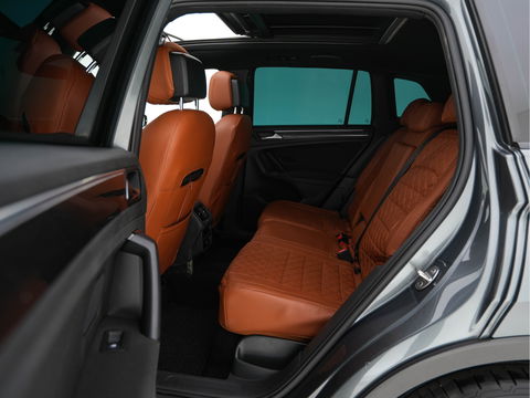 Volkswagen Tiguan 2.0 TDI Comfortline Aut. *PANO | LED-LIGHTS | ADAPTIVE-CRUISE | COMFORT-SEATS | PARKPILOT | ECC | AMBIENT-LIGHT | HEATED-SEATS | PDC | 17''ALU*