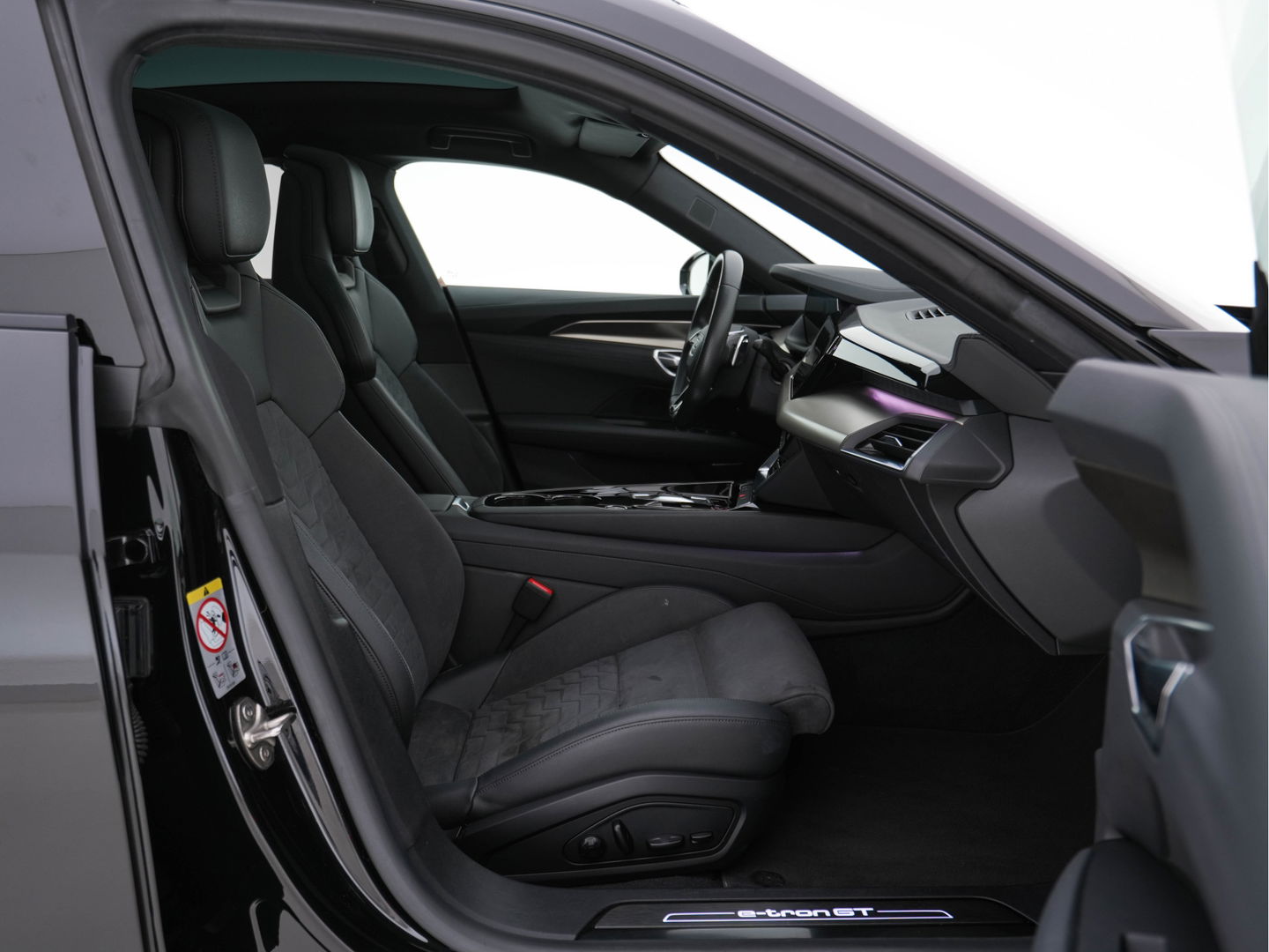 Audi e-tron GT 93 kWh AWD [ 3-Fase ] (INCL-BTW) *PANO | HEAD-UP | MATRIX-LED | LEATHER-MICROFIBRE | BANG/OLUFSEN-AUDIO  | ADAPTIVE-CRUISE | TOP-VIEW | AIR-SUSPENSION | MEMORY-PACK | KEYLESS | DIGI-COCKPIT | NAVI-FULLMAP | 21"ALU