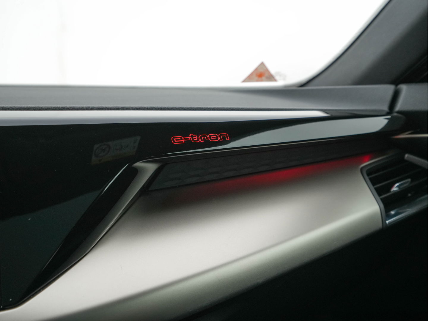 Audi e-tron GT 93 kWh AWD [ 3-Fase ] (INCL-BTW) *PANO | HEAD-UP | MATRIX-LED | LEATHER-MICROFIBRE | BANG/OLUFSEN-AUDIO  | ADAPTIVE-CRUISE | TOP-VIEW | AIR-SUSPENSION | MEMORY-PACK | KEYLESS | DIGI-COCKPIT | NAVI-FULLMAP | 21"ALU