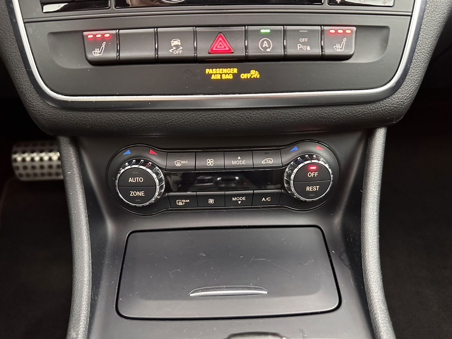 Mercedes-Benz GLA AMG 45 4MATIC *PANO | XENON | LEATHER-ALCANTARA | MEMORY-PACK | HARMAN/KARDON-AUDIO | KEYLESS |  CAMERA | SPORT-SEATS | HEATED-SEATS | NAVI-FULLMAP | SHIFT-PADDLES  | ECC | PDC | CRUISE | 20''ALU*