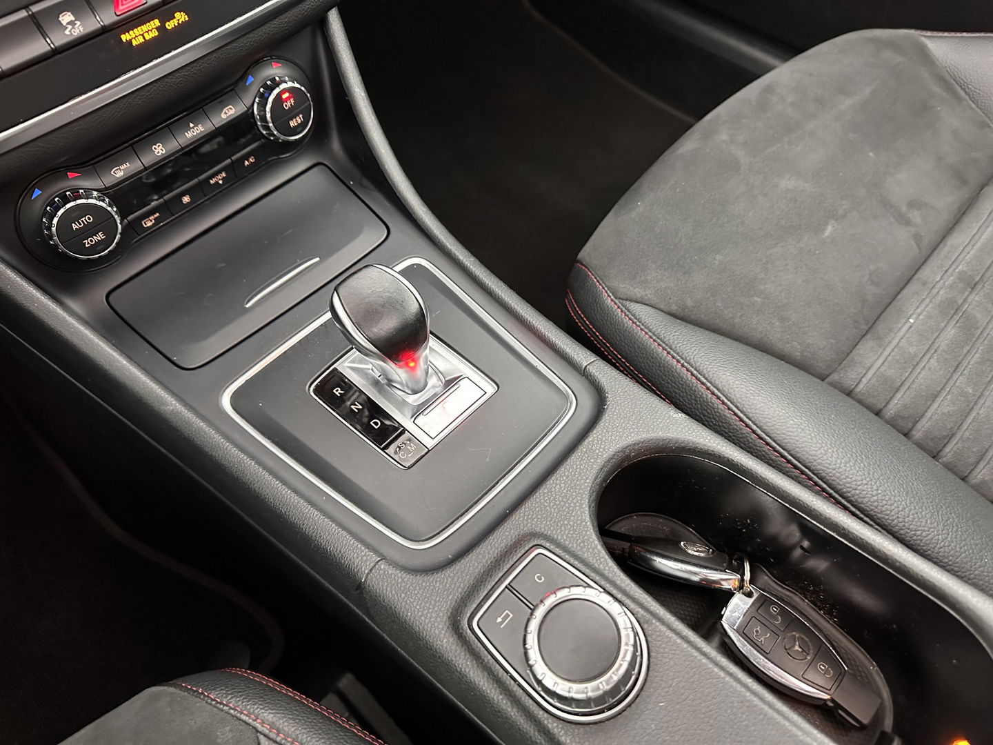 Mercedes-Benz GLA AMG 45 4MATIC *PANO | XENON | LEATHER-ALCANTARA | MEMORY-PACK | HARMAN/KARDON-AUDIO | KEYLESS | CAMERA | SPORT-SEATS | HEATED-SEATS | NAVI-FULLMAP | SHIFT-PADDLES | ECC | PDC | CRUISE | 20''ALU*