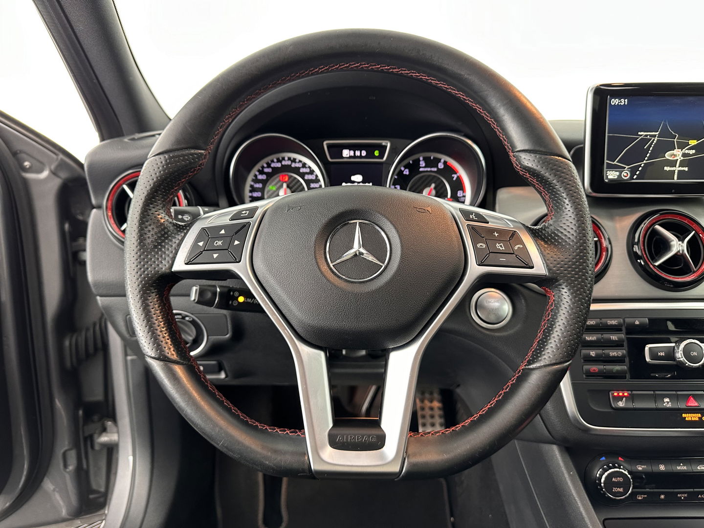 Mercedes-Benz GLA AMG 45 4MATIC *PANO | XENON | LEATHER-ALCANTARA | MEMORY-PACK | HARMAN/KARDON-AUDIO | KEYLESS |  CAMERA | SPORT-SEATS | HEATED-SEATS | NAVI-FULLMAP | SHIFT-PADDLES  | ECC | PDC | CRUISE | 20''ALU*