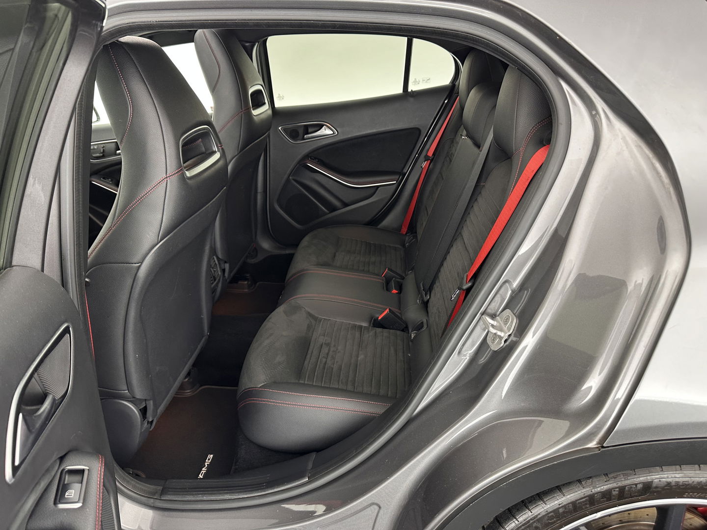 Mercedes-Benz GLA AMG 45 4MATIC *PANO | XENON | LEATHER-ALCANTARA | MEMORY-PACK | HARMAN/KARDON-AUDIO | KEYLESS |  CAMERA | SPORT-SEATS | HEATED-SEATS | NAVI-FULLMAP | SHIFT-PADDLES  | ECC | PDC | CRUISE | 20''ALU*