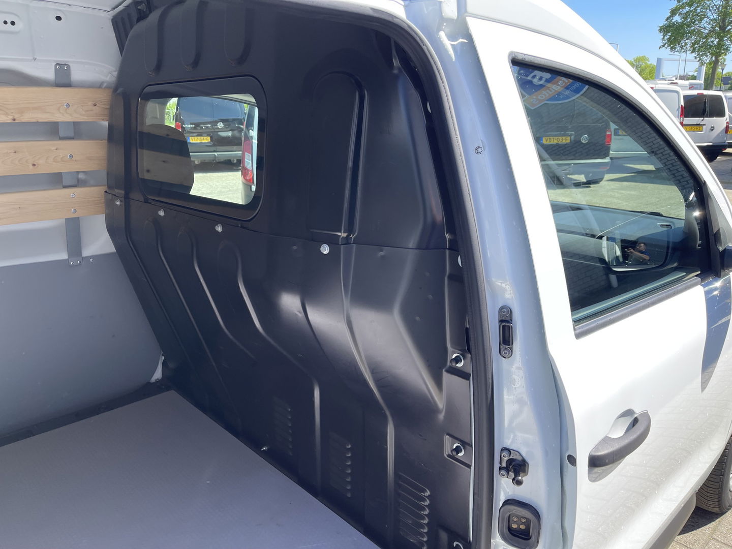 Renault Express 1.5 dCi 75 Comfort / bpm vrij / euro 6 / vaste prijs rijklaar € 12.950 ex btw / lease vanaf € 237 / pdc achter / airco / cruise control / Apple Carplay Android auto