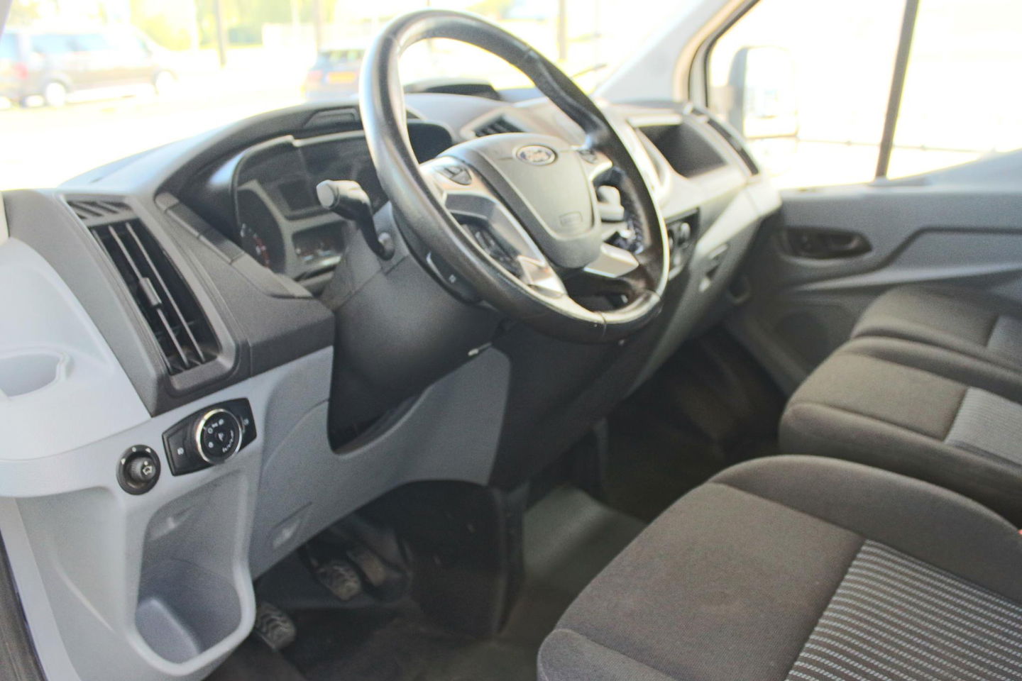 Ford Transit 350 2.0 TDCI L3H1 DC Trend RWD