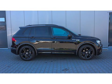 Volkswagen Tiguan 1.5 TSI Highl. Bus R | R-line | Pano | Led | Black Style | Dynn
