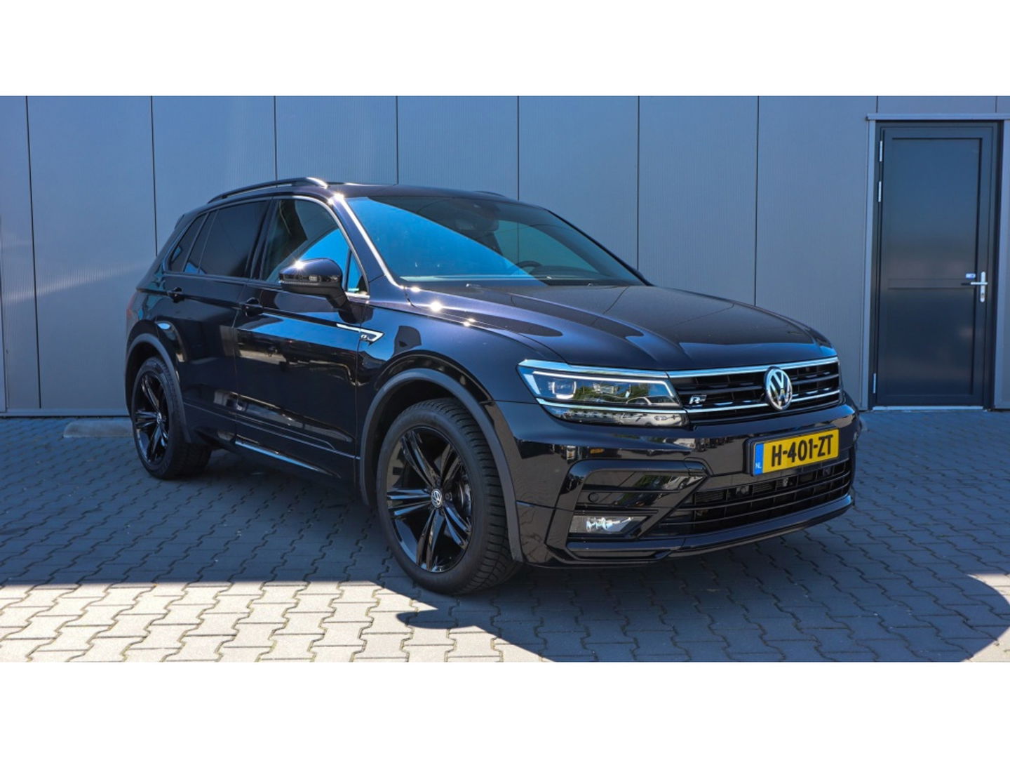 Volkswagen Tiguan 1.5 TSI Highl. Bus R | R-line | Pano | Led | Black Style | Dynn