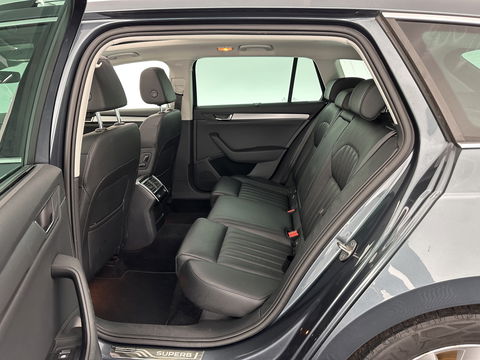 Škoda Superb Combi 1.6 TDI Clever Edition *GEARBOX-BROKEN* Aut. *PANO | FULL-LEATHER | BI-XENON | CAMERA | MEMORY-PACK | KEYLESS | DAB+ | NAVI-FULLMAP | ECC | PDC | CRUISE | TOWBAR | SPORT-SEATS | 17''ALU*