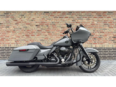 Harley Davidson 103 FLTRX Road Glide Roadglide Nardo Blackout