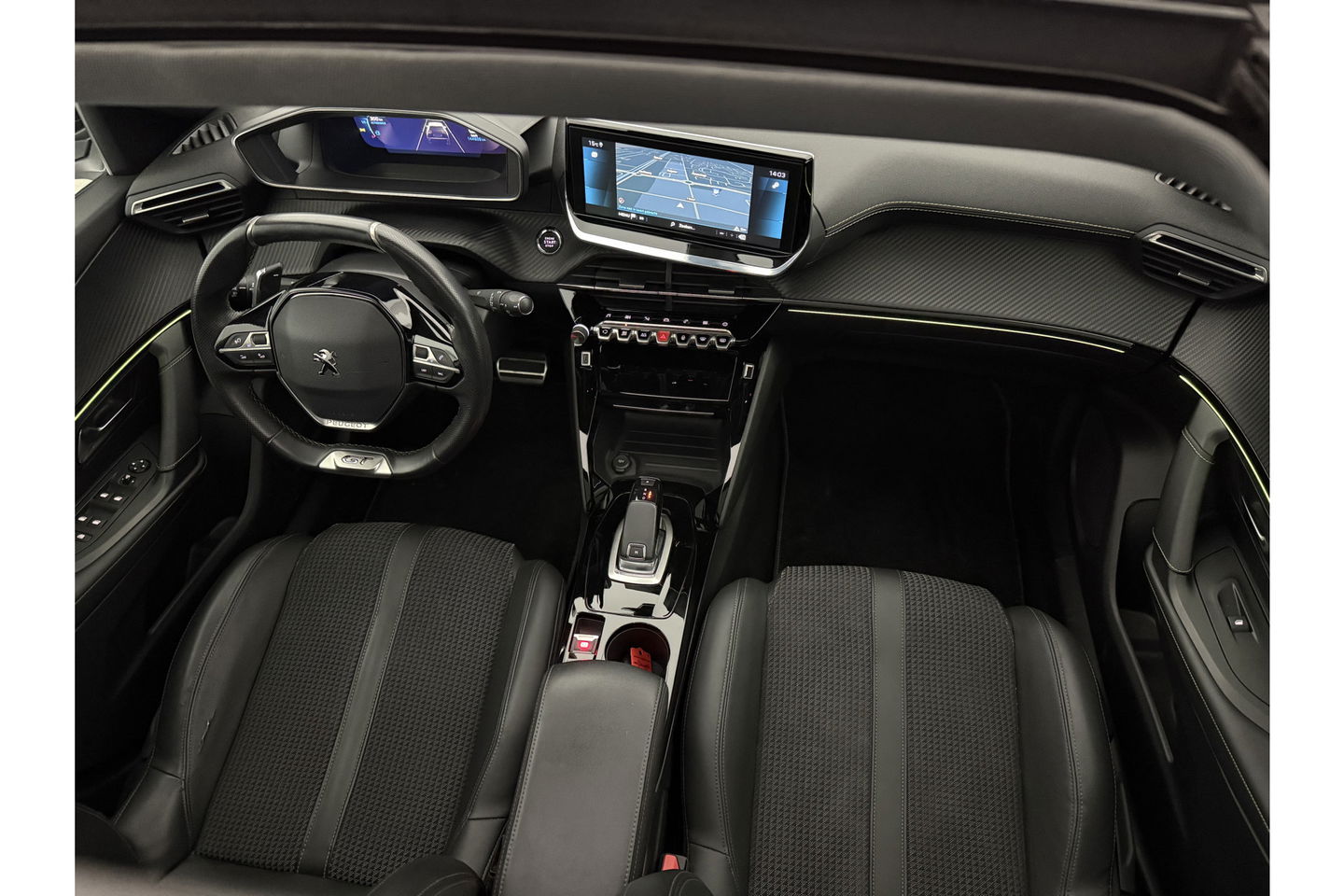 Peugeot 2008 1.2 PureTech GT-Line 360 Camera Pano Sfeerverl. LED Carplay Virtual Clima Cruise Navi 18"LMV PDC