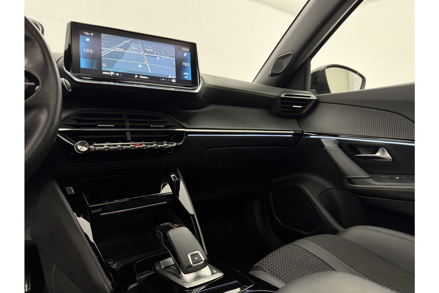 Peugeot 2008 1.2 PureTech GT-Line 360 Camera Pano Sfeerverl. LED Carplay Virtual Clima Cruise Navi 18"LMV PDC