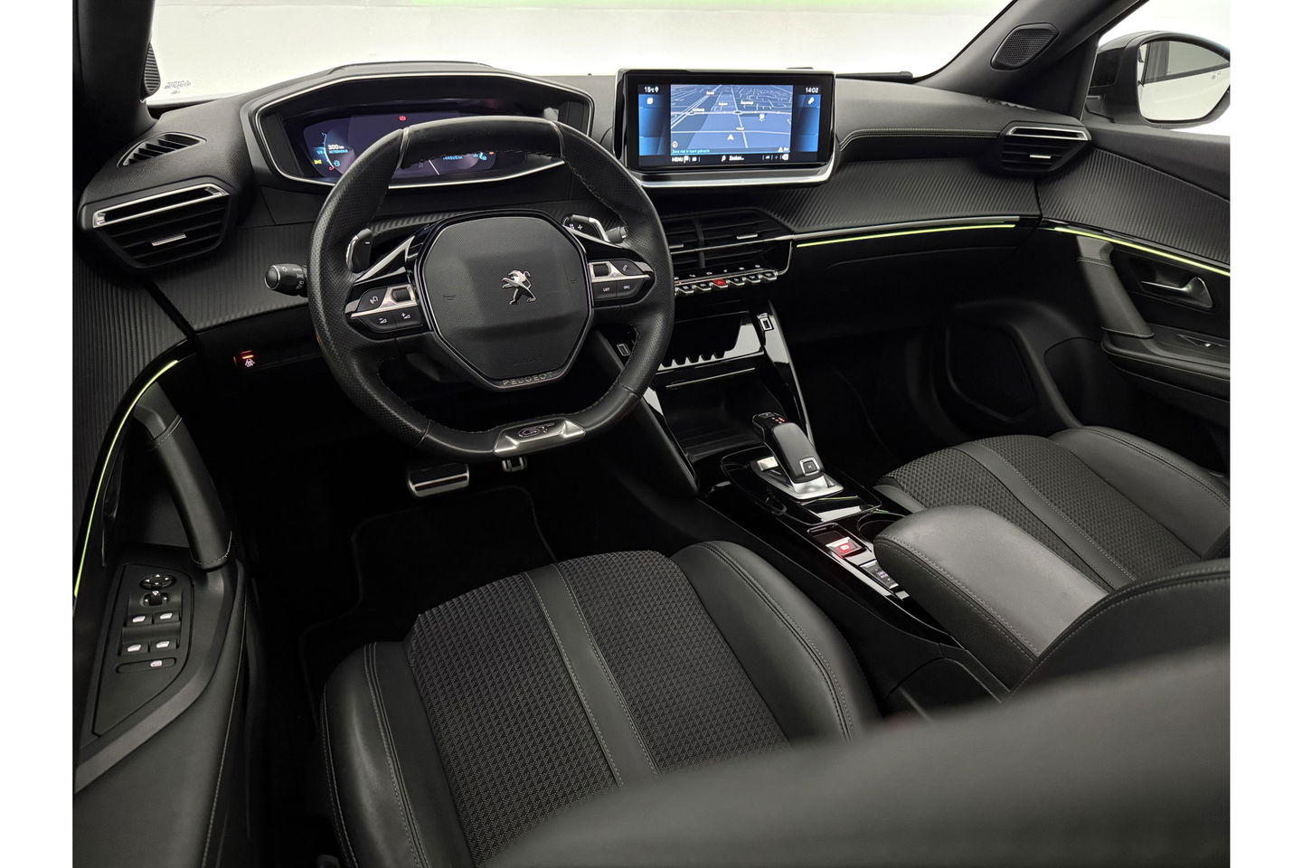 Peugeot 2008 1.2 PureTech GT-Line 360 Camera Pano Sfeerverl. LED Carplay Virtual Clima Cruise Navi 18"LMV PDC