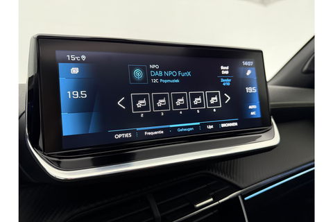 Peugeot 2008 1.2 PureTech GT-Line 360 Camera Pano Sfeerverl. LED Carplay Virtual Clima Cruise Navi 18"LMV PDC