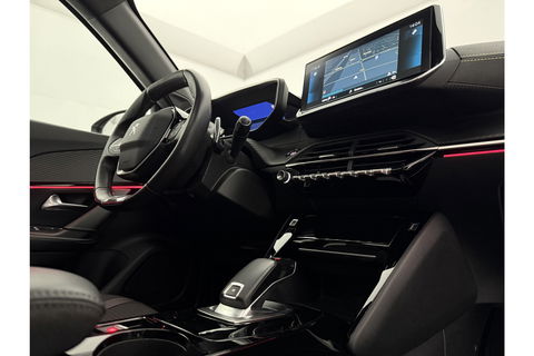 Peugeot 2008 1.2 PureTech GT-Line 360 Camera Pano Sfeerverl. LED Carplay Virtual Clima Cruise Navi 18"LMV PDC