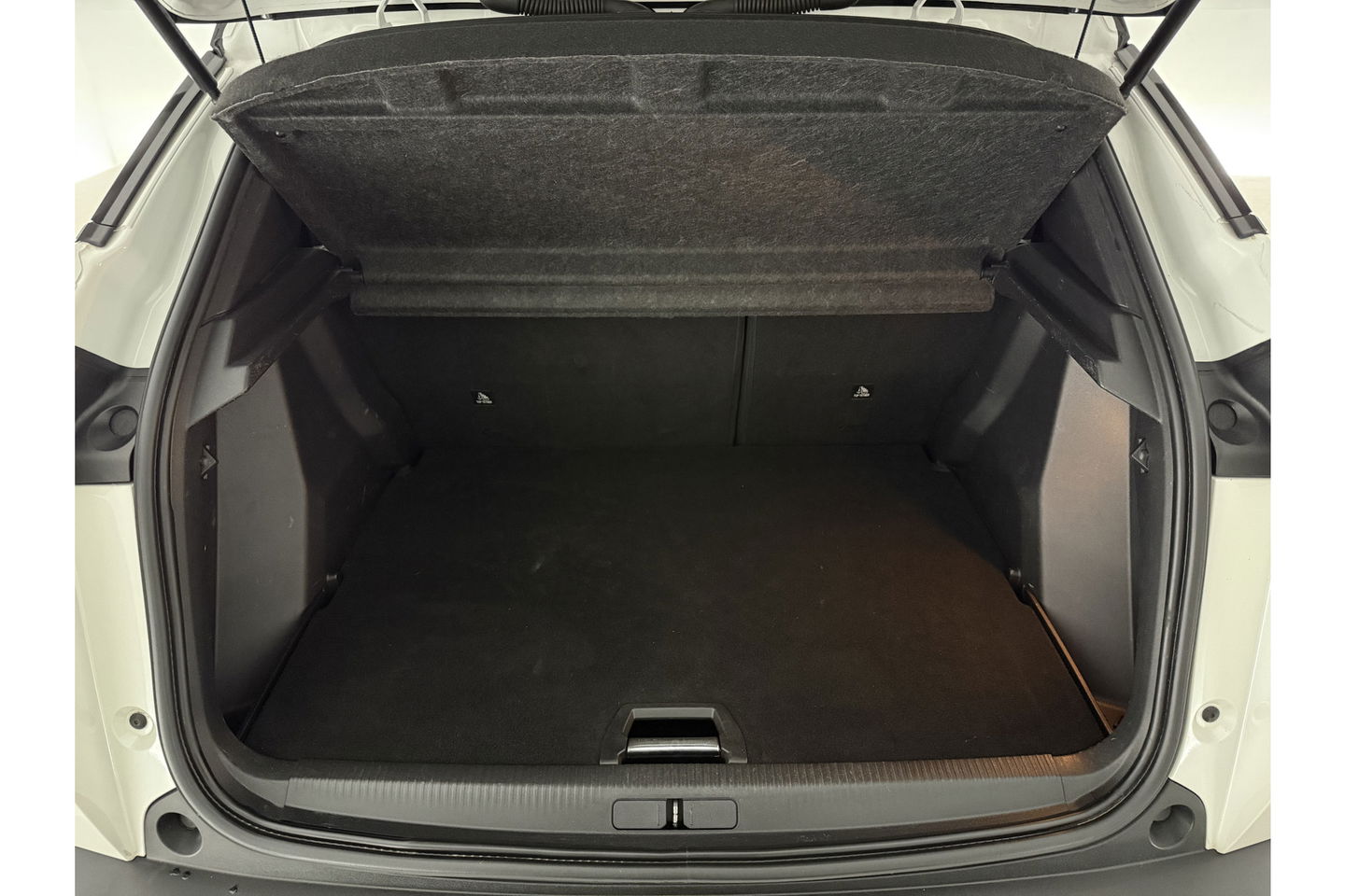 Peugeot 2008 1.2 PureTech GT-Line 360 Camera Pano Sfeerverl. LED Carplay Virtual Clima Cruise Navi 18"LMV PDC