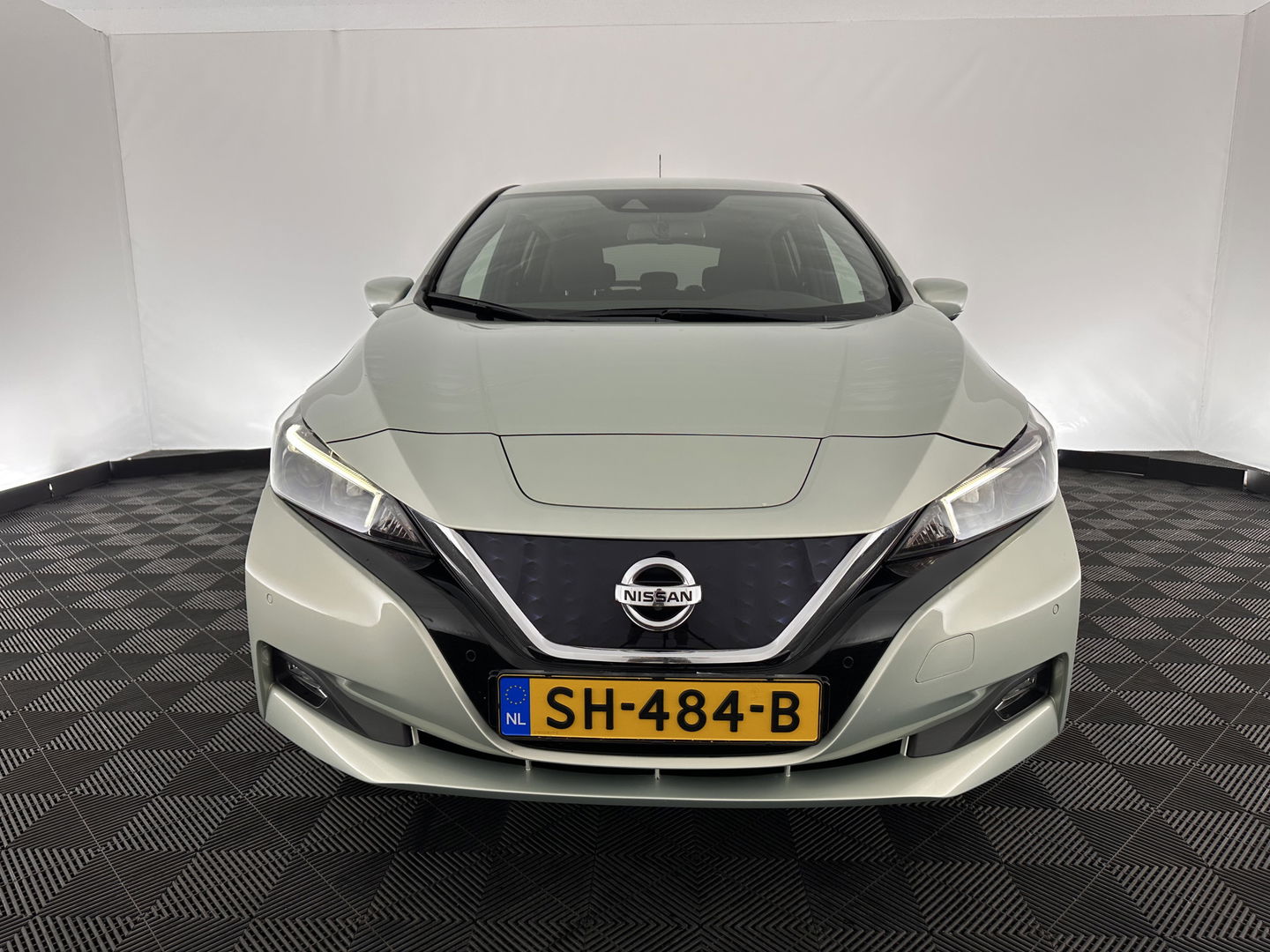 Nissan Leaf 2.ZERO EDITION 40 kWh Aut. *ADAPTIVE-CRUISE | DIGI-COCKPIT | TOP-VIEW | BLINDSPOT | KEYLESS | DAB+ | LANE-ASSIST | HEATED-SEATS | ECC | PDC | COMFORT-SEATS | CARPLAY | 17"ALU*
