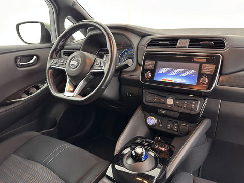 Nissan Leaf 2.ZERO EDITION 40 kWh Aut. *ADAPTIVE-CRUISE | DIGI-COCKPIT | TOP-VIEW | BLINDSPOT | KEYLESS | DAB+ | LANE-ASSIST | HEATED-SEATS | ECC | PDC | COMFORT-SEATS | CARPLAY | 17"ALU*