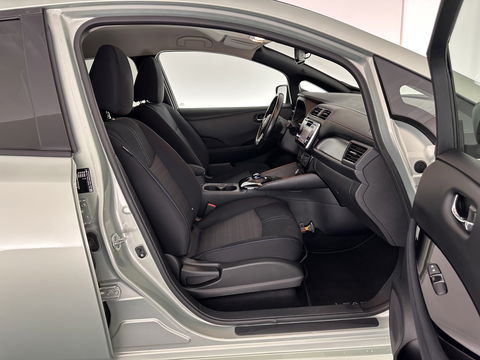 Nissan Leaf 2.ZERO EDITION 40 kWh Aut. *ADAPTIVE-CRUISE | DIGI-COCKPIT | TOP-VIEW | BLINDSPOT | KEYLESS | DAB+ | LANE-ASSIST | HEATED-SEATS | ECC | PDC | COMFORT-SEATS | CARPLAY | 17"ALU*