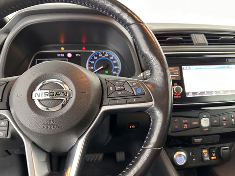 Nissan Leaf 2.ZERO EDITION 40 kWh Aut. *ADAPTIVE-CRUISE | DIGI-COCKPIT | TOP-VIEW | BLINDSPOT | KEYLESS | DAB+ | LANE-ASSIST | HEATED-SEATS | ECC | PDC | COMFORT-SEATS | CARPLAY | 17"ALU*