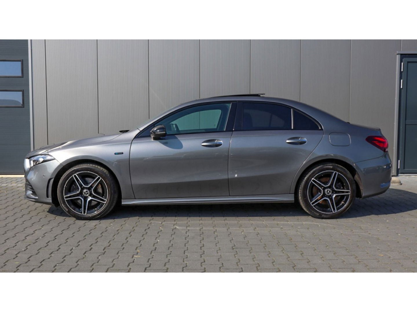 Mercedes-Benz A-Klasse 250 e Bns Sol. AMG | Pano | Multibeam | Cruise