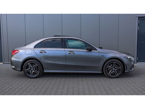 Mercedes-Benz A-Klasse 250 e Bns Sol. AMG | Pano | Multibeam | Cruise