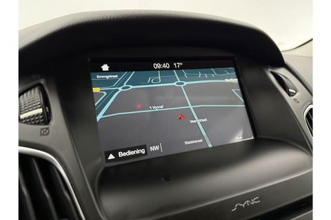 Ford Focus 1.5 TDCI Titanium Clima Carplay Camera Cruise LED Trekhaak Navigatie PDC 16"LMV