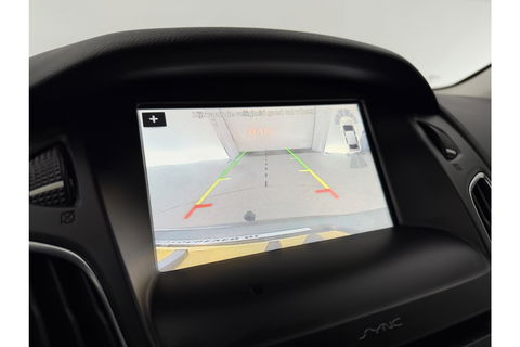 Ford Focus 1.5 TDCI Titanium Clima Carplay Camera Cruise LED Trekhaak Navigatie PDC 16"LMV